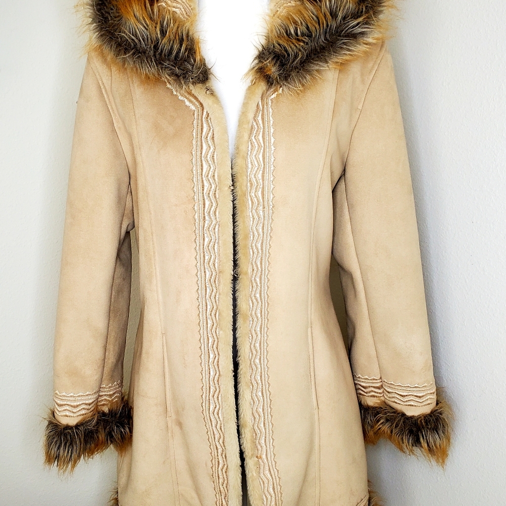 Leasri vintage coat. Size medium